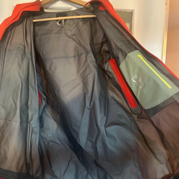Arc’teryx Gore-Tex Shell Jacket - Men's S - Picture 2 of 8